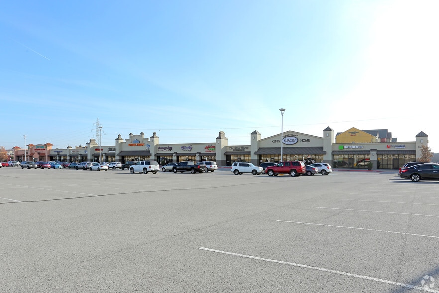Primary Photo Of 9455 N Owasso Expy, Owasso General Retail For Lease