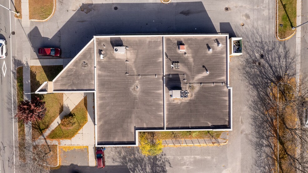 More Photos Of 93 Boul Gréber, Gatineau Office For Sale