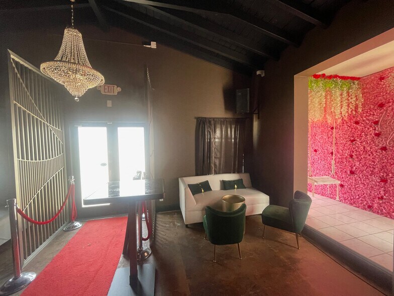 More Photos Of 1517 E Las Olas Blvd, Fort Lauderdale Bar For Lease