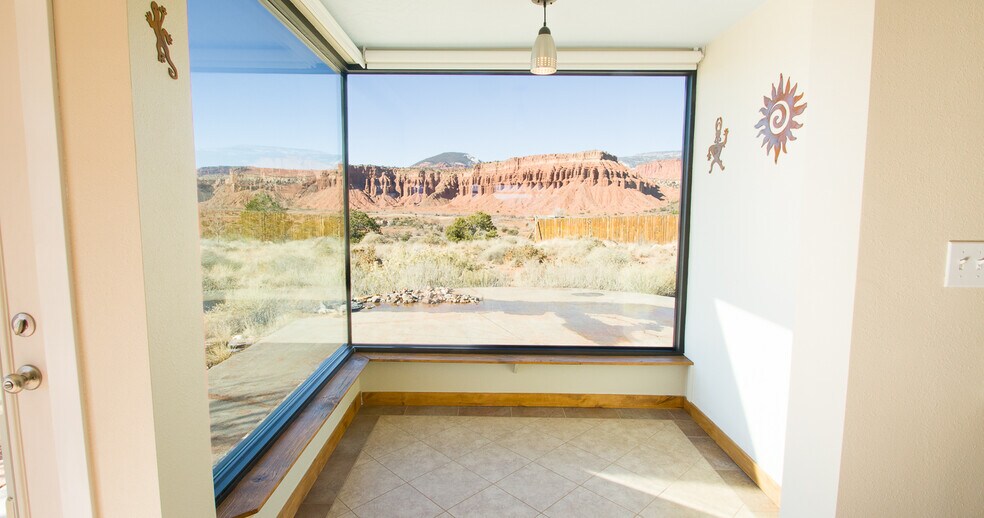 More Photos Of 397 N Wendy St, Torrey Specialty For Sale