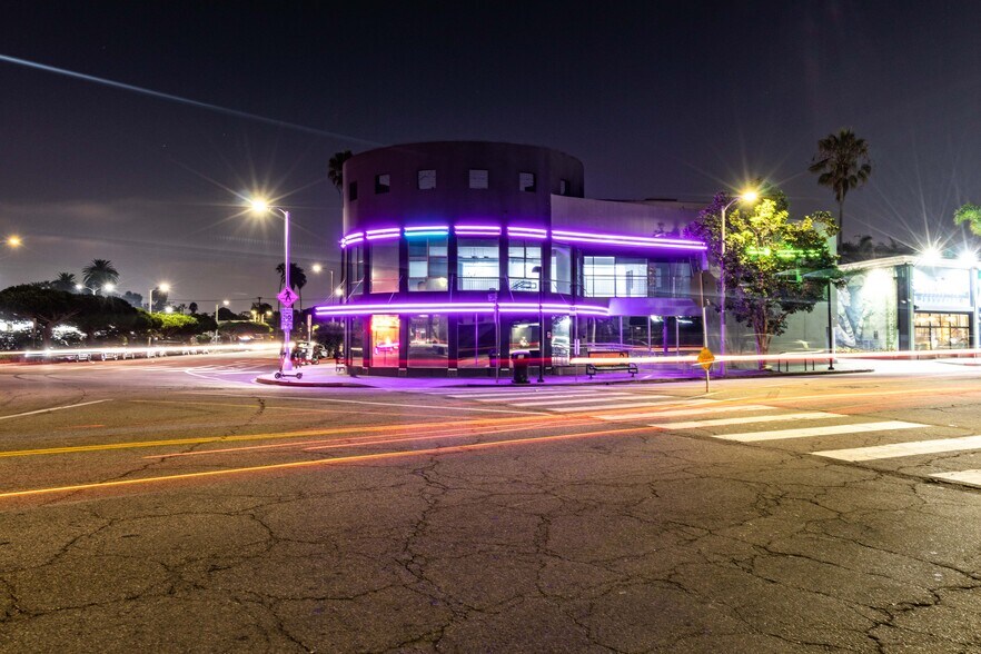 More Photos Of 1600 Main St, Venice Office For Lease