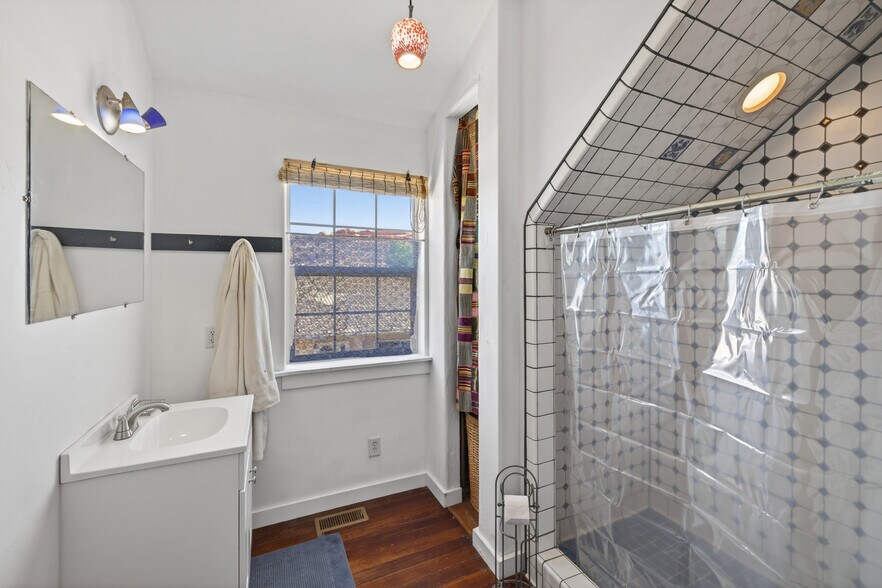 More Photos Of 411 N 500 W, Moab General Retail For Sale