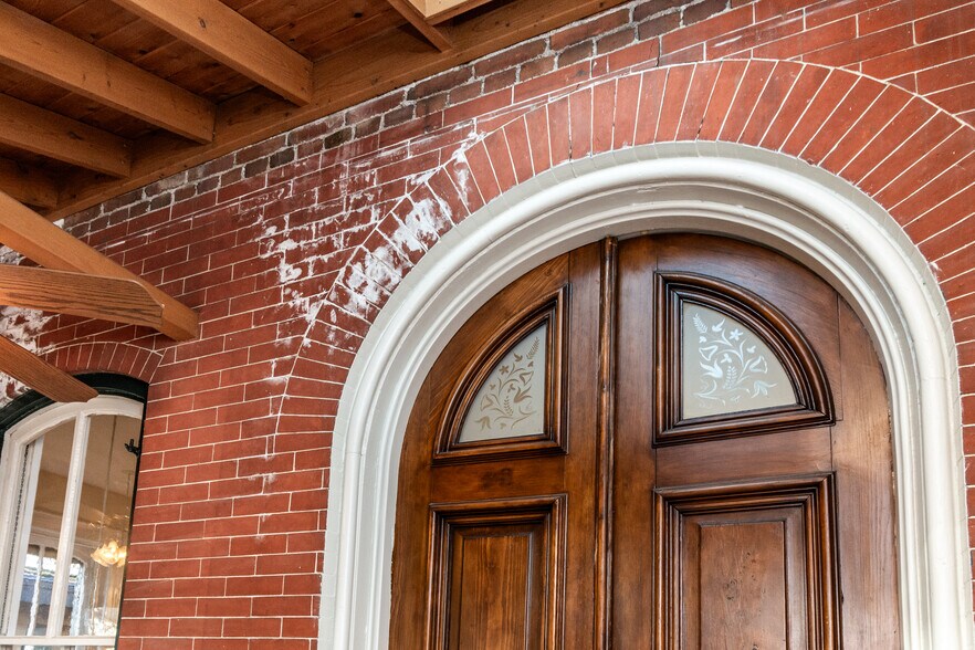 More Photos Of 24 N Main St, Lambertville Office For Sale