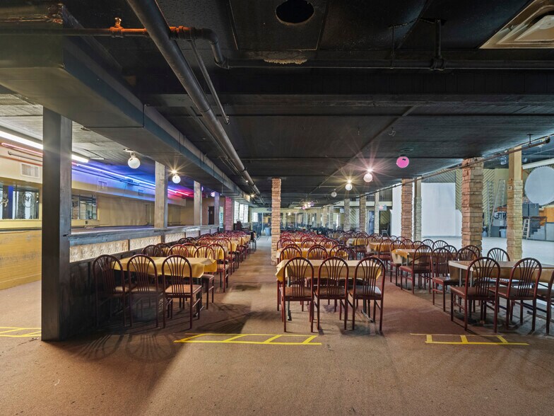 More Photos Of 1508 SE 25th St, Oklahoma City Bar For Sale