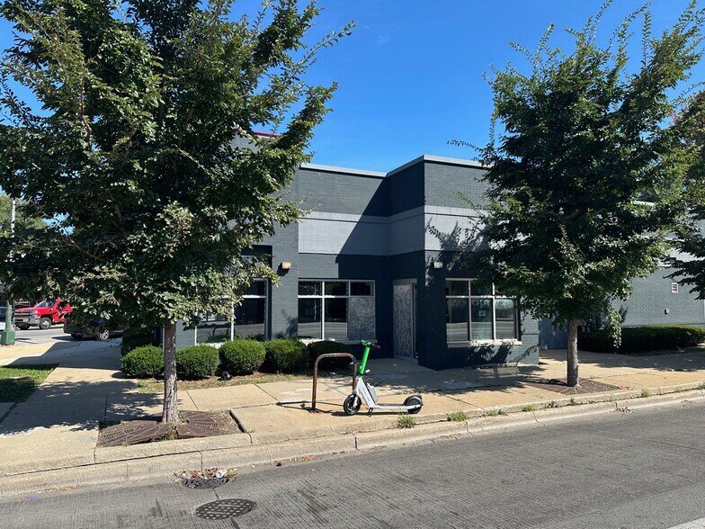 More Photos Of 8307 S South Chicago Ave, Chicago Freestanding For Sale