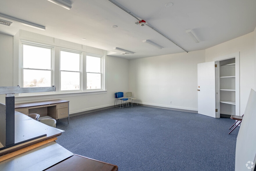 More Photos Of 1667 E Landis Ave, Vineland Office Residential For Lease