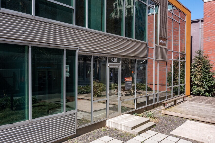 More Photos Of 938 Peachtree St NE, Atlanta Office For Lease