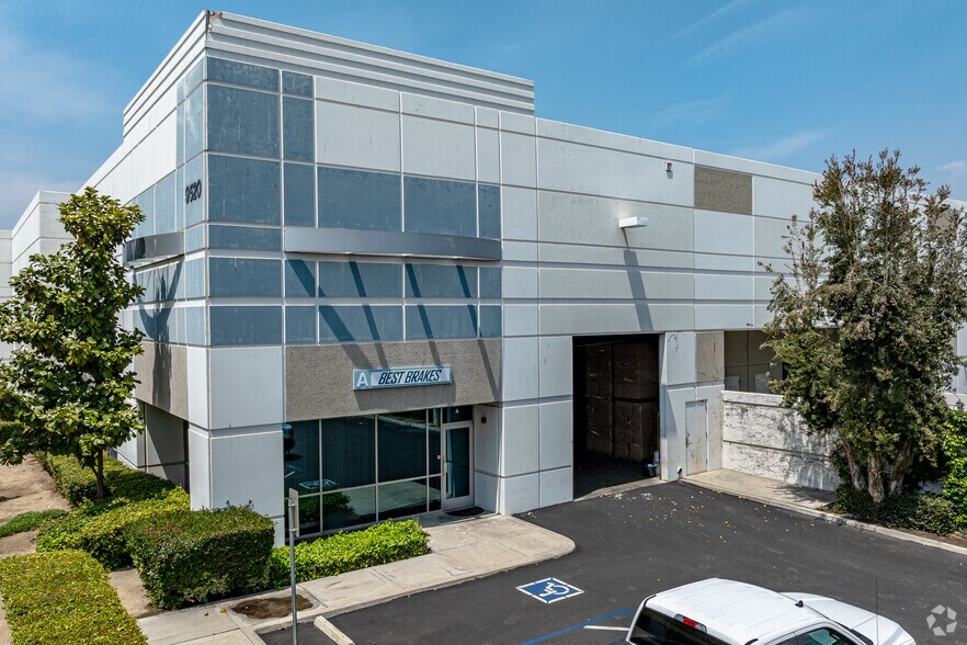 More Photos Of 9520 7th St, Rancho Cucamonga Warehouse For Lease