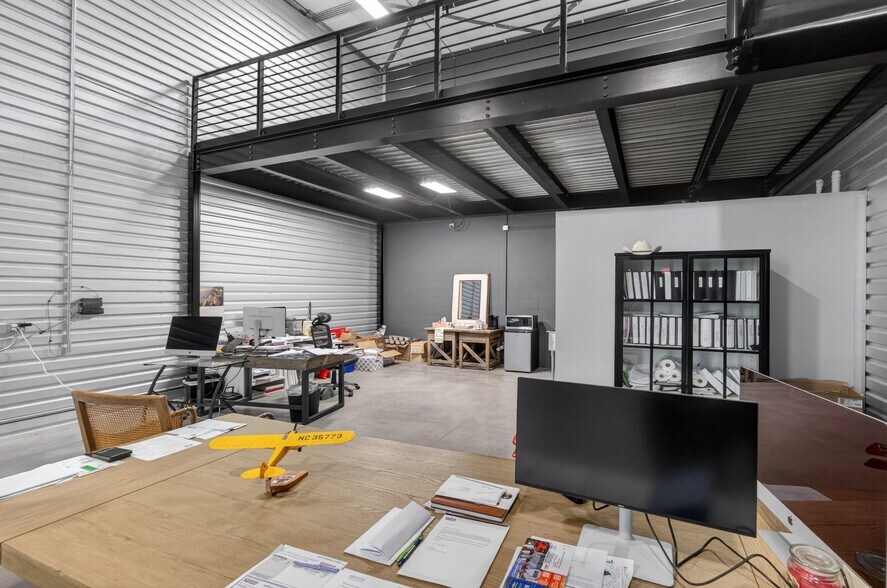 More Photos Of 529 E US HWY, Boerne Unknown For Lease