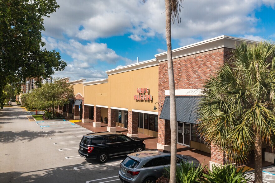 More Photos Of 7676 Peters Rd, Plantation Freestanding For Lease
