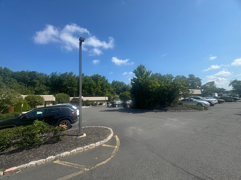 More Photos Of 675 Line Rd, Aberdeen Medical For Lease