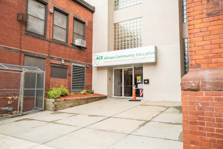 More Photos Of 51 Gage St, Worcester Schools For Lease