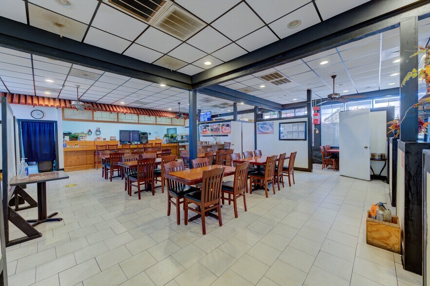 More Photos Of 6634 Two Notch Rd, Columbia Restaurant For Sale