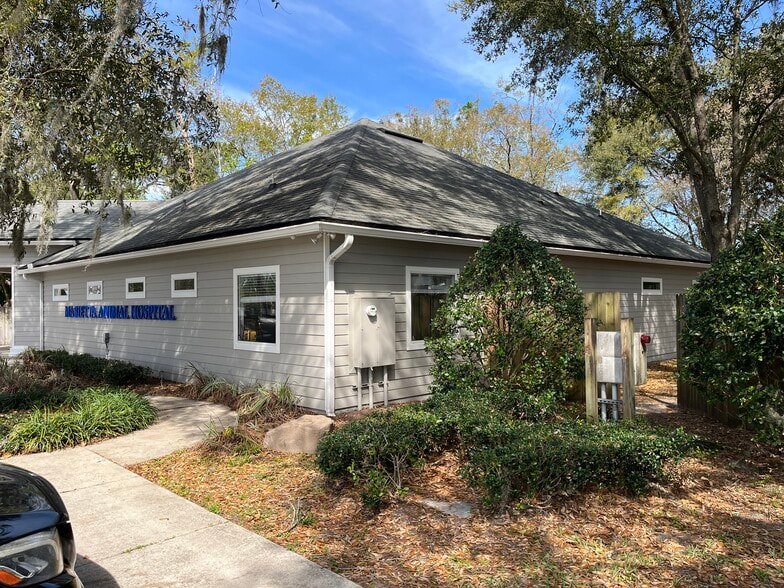 More Photos Of 8141 Ramona Blvd, Jacksonville Medical For Lease