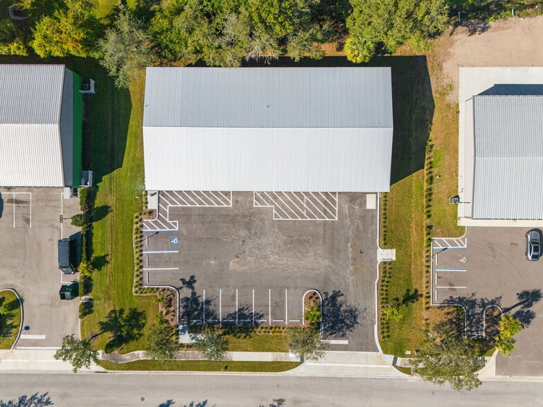 More Photos Of 6730 28th Street Cir E, Sarasota Warehouse For Sale