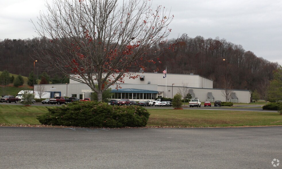 Primary Photo Of 17921 Main St, Buchanan Manufacturing For Sale