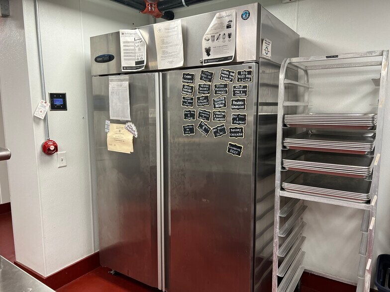 More Photos Of 28 Market St, Warren Theater Concert Hall For Sale