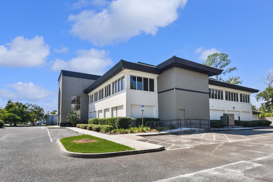 More Photos Of 9512 Sunbeam Center Dr, Jacksonville Office For Lease