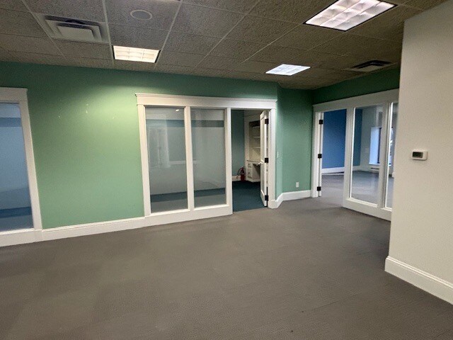 More Photos Of 201 N Clinton Ave, Saint Johns Storefront For Lease