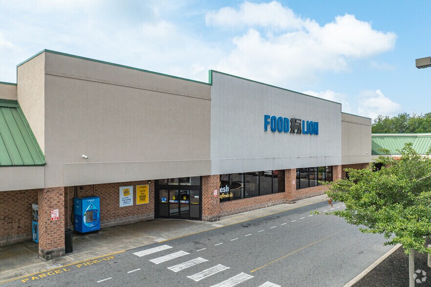 More Photos Of 1030 Forrest Ave, Dover Unknown For Lease