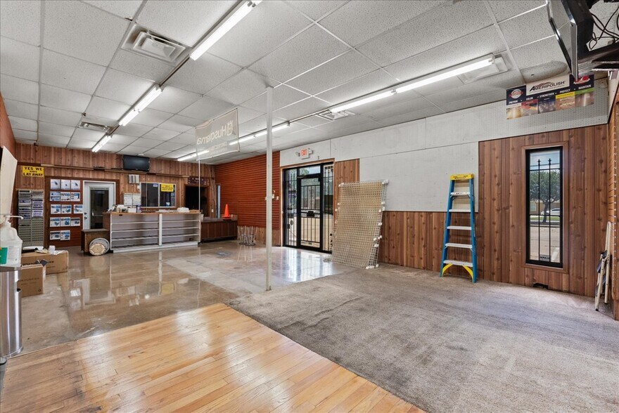 More Photos Of 3700 Reveille St, Houston Freestanding For Lease