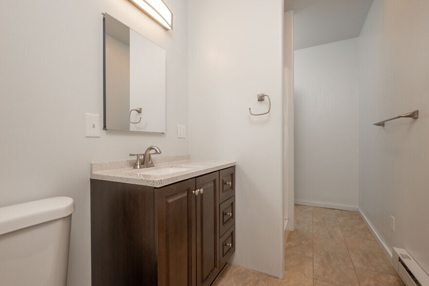 More Photos Of 1400 Maclovia Ln, Santa Fe Office Residential For Sale