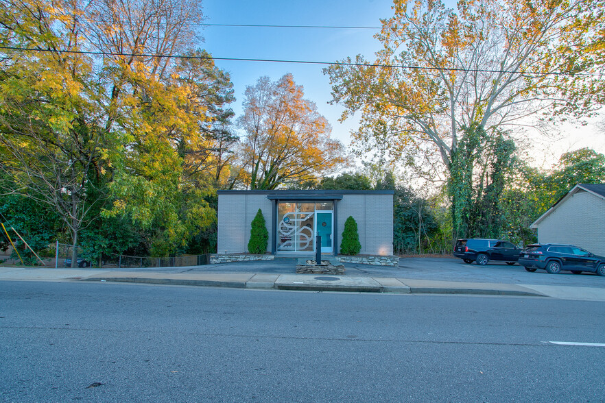 Primary Photo Of 110 Laurens Rd, Greenville Office For Sale