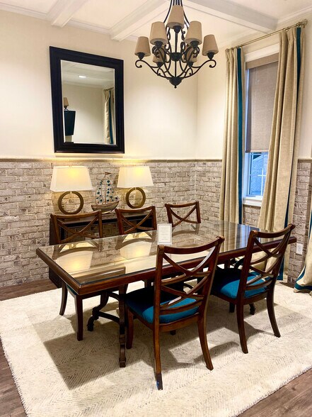 More Photos Of 109 Chuckwood Rd, Mooresville Office Residential For Lease