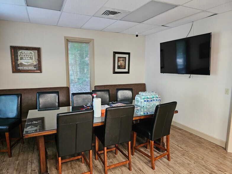 More Photos Of 2732 Capital NE, Tallahassee Medical For Sale