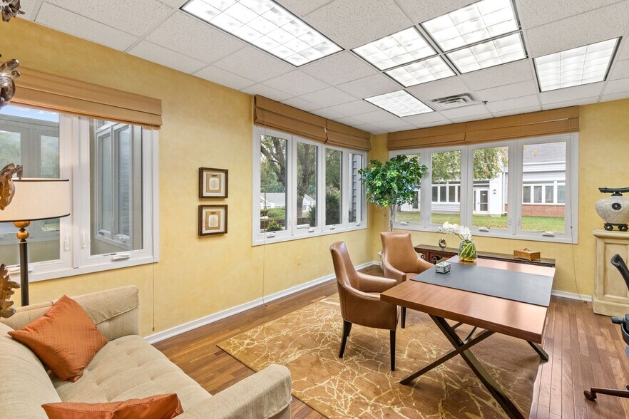 More Photos Of 400-415 Executive Dr, Langhorne Medical For Lease