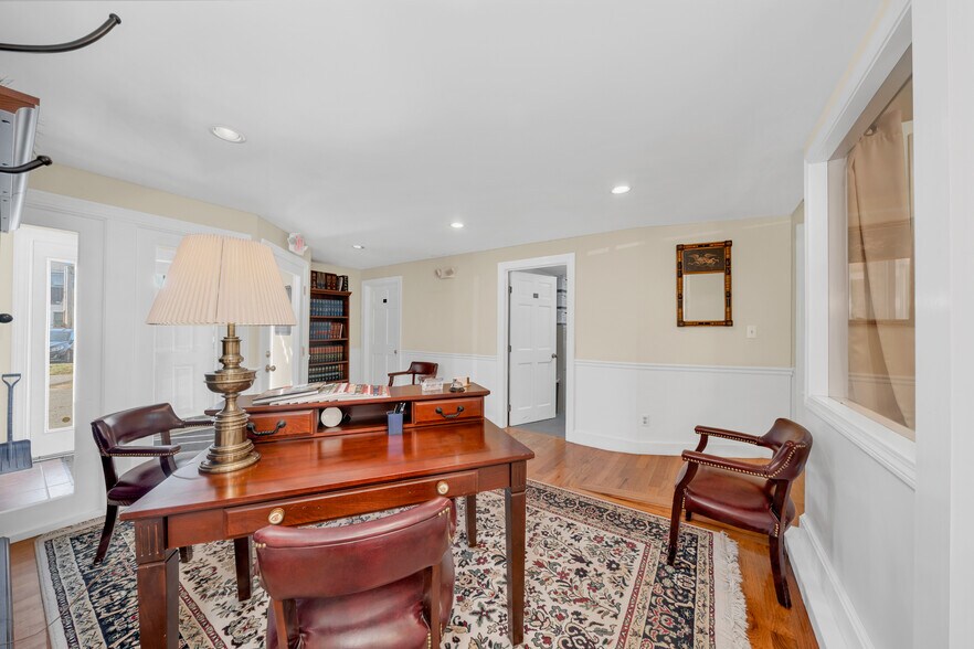 More Photos Of 58 Main St, Topsfield Office For Sale