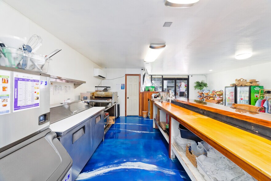 More Photos Of 76-6246 Ali'i Dr, Kailua Kona Hotel For Sale