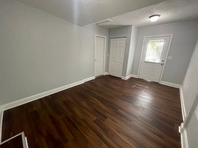 More Photos Of 619 Linwood Ave, Jacksonville Specialty For Sale