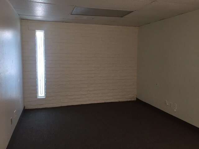 More Photos Of 3144 W Lewis Ave, Phoenix Warehouse For Lease