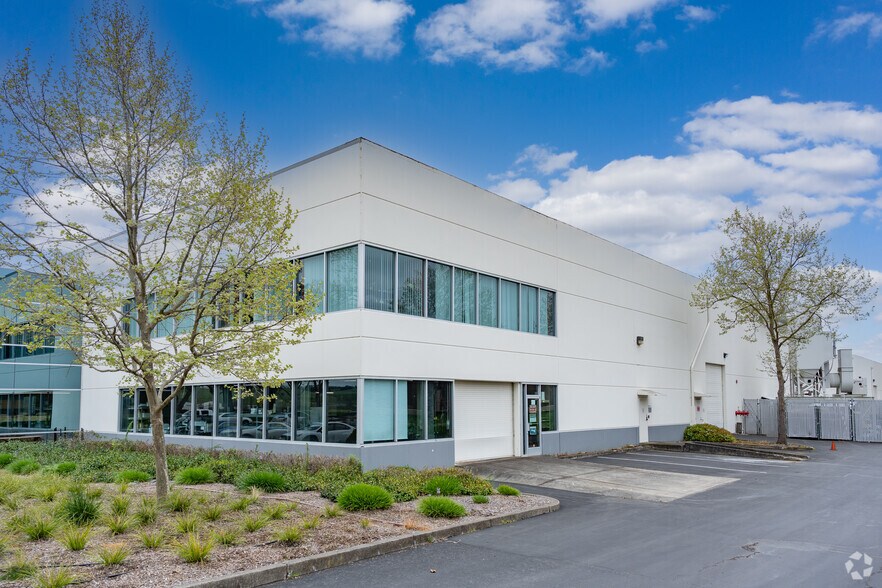 More Photos Of 2277 Pine View Way, Petaluma Warehouse For Lease