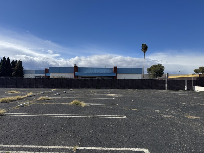 More Photos Of 1411-1415 N Norma St, Ridgecrest Office For Sale