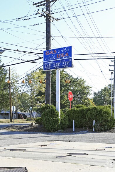 More Photos Of 12797 Mayfield Rd, Chardon Freestanding For Lease