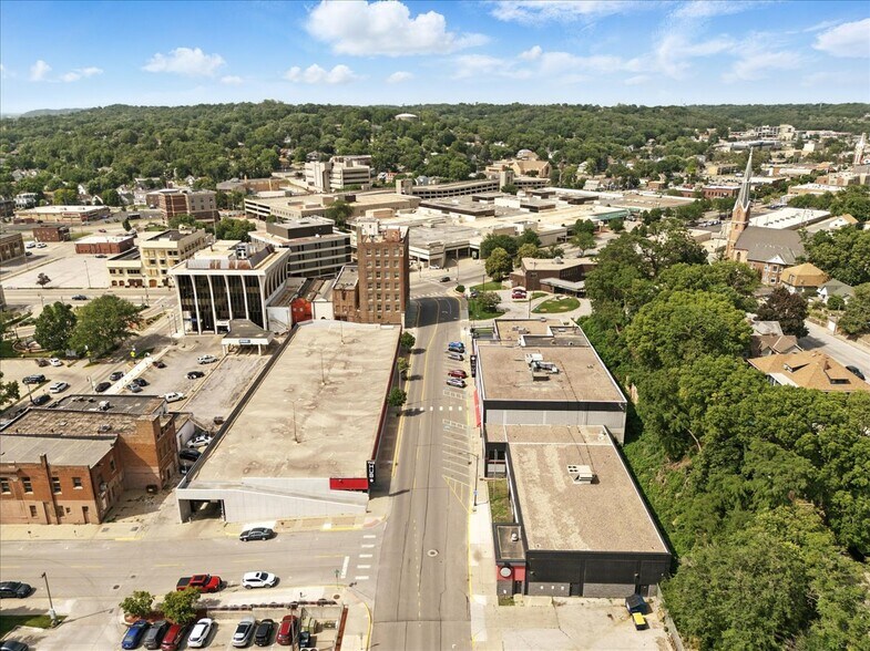 More Photos Of 7 S 4th St, Council Bluffs Health Club For Sale