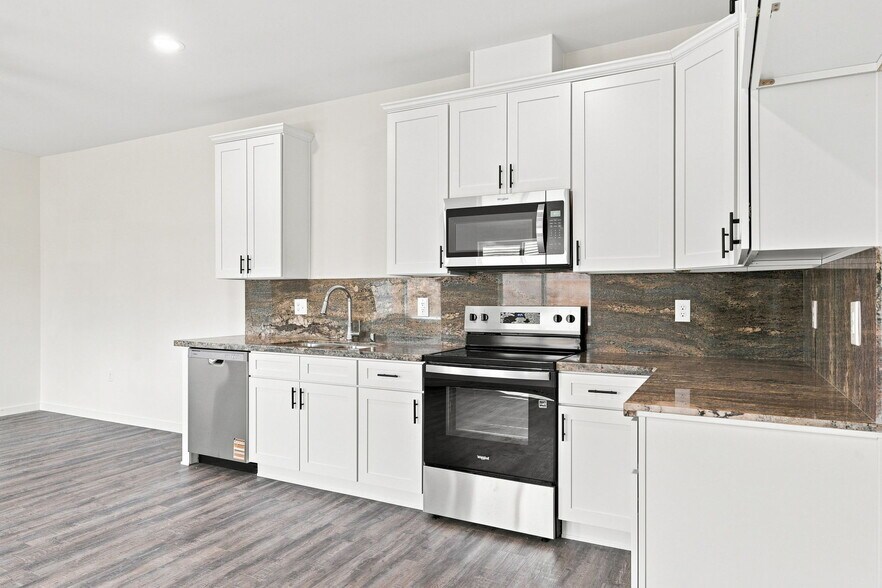 More Photos Of 9121 Prometheus Dr, Bakersfield Apartments For Sale