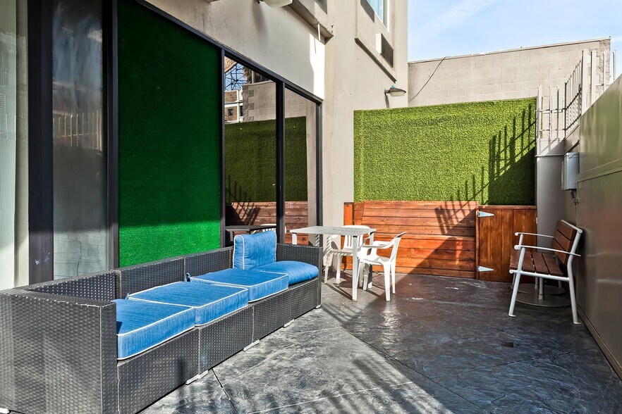 More Photos Of 611 S Westlake Ave, Los Angeles Hotel For Sale