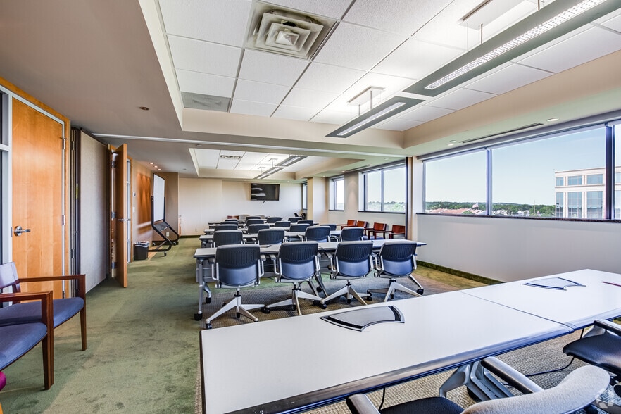 More Photos Of 7300 147th St W, Apple Valley Office For Lease