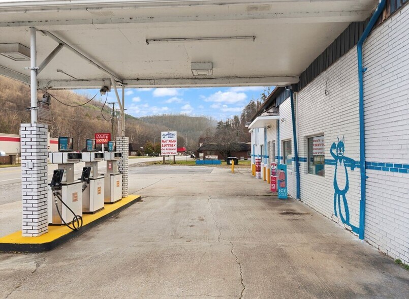 More Photos Of 8649 KY Highway 7, Viper Service Station For Sale
