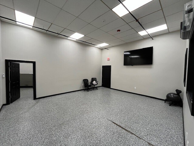 More Photos Of 374 West St, Bristol Manufacturing For Lease