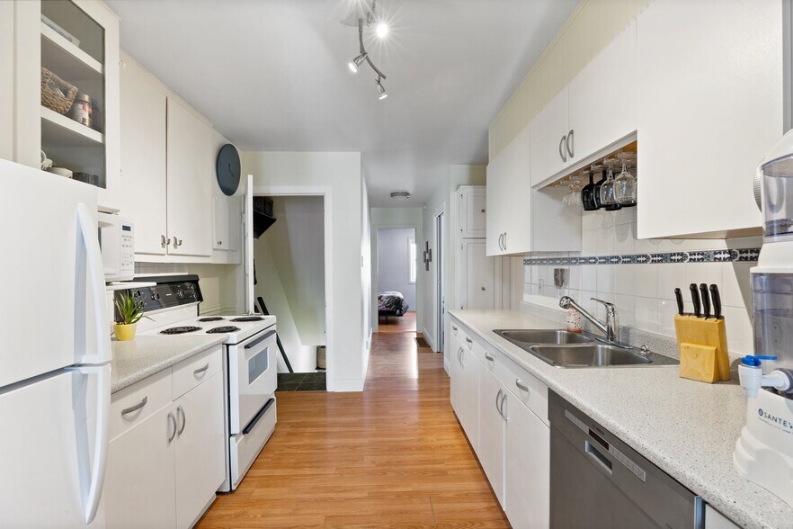 More Photos Of 4165 Tecumseh Rd E, Windsor General Retail For Sale