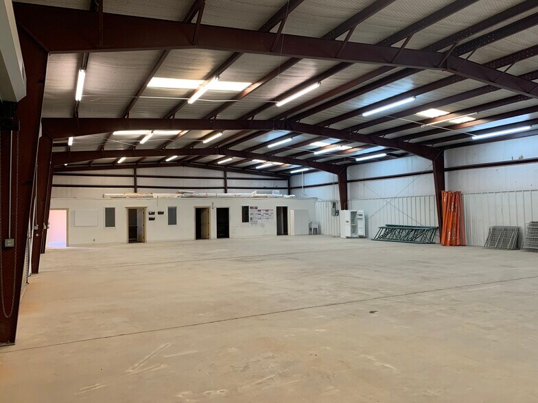 More Photos Of 12708 Montana Ave, El Paso Warehouse For Lease