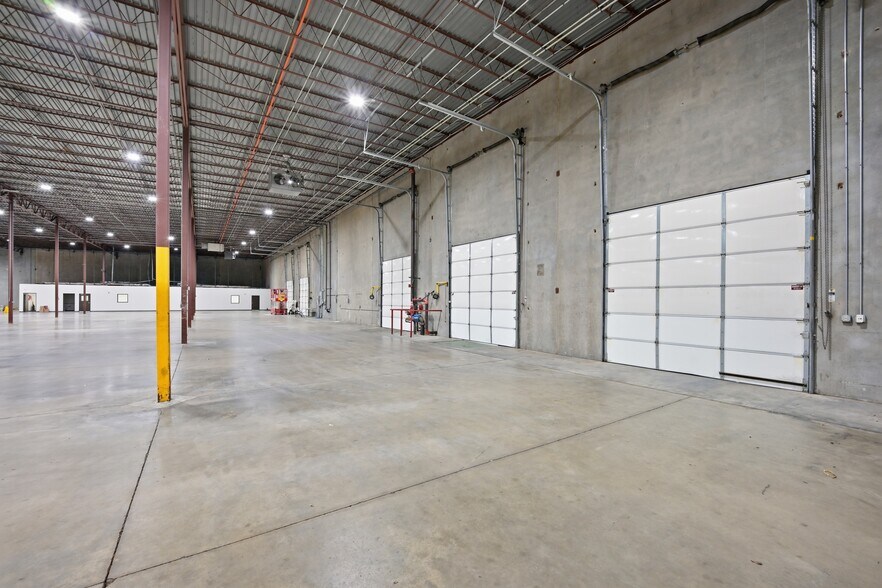 More Photos Of 5400 SW 33rd St, Oklahoma City Warehouse For Lease