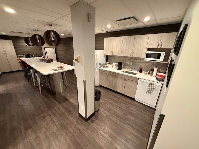 More Photos Of 17010 103rd Ave, Edmonton Office For Lease