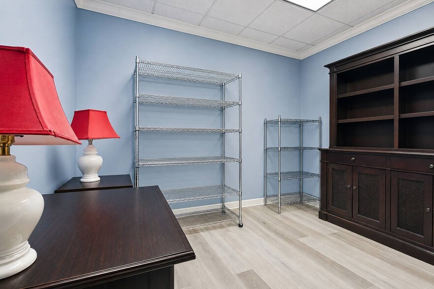 More Photos Of 2309 N Hullen St, Metairie Serviced Offices For Sale