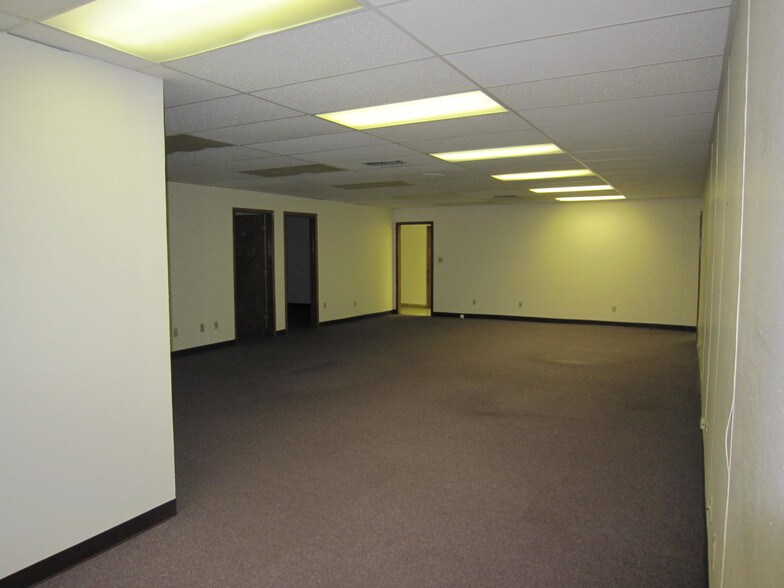 More Photos Of 9310 Normandie Dr, Shreveport Office For Lease