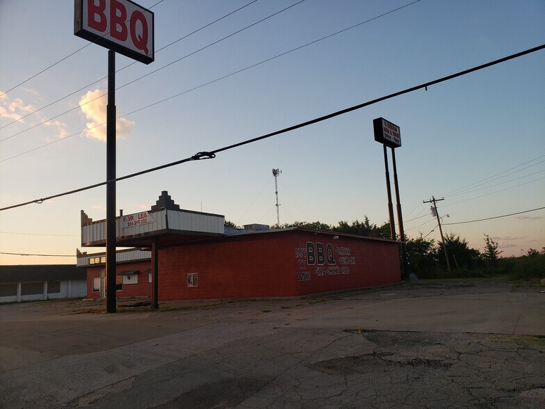 More Photos Of 6070 W US Highway 80, Terrell Convenience Store For Sale